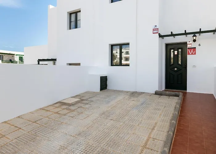 Arpon Santa Rosa 6 By Escape Villa Puerto del Carmen (Lanzarote)